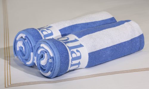 Pinnacle Suite Cat. PS - Pool Towels - Room #7046 Deck 7 Midship Portside
Zuiderdam - Holland America Line